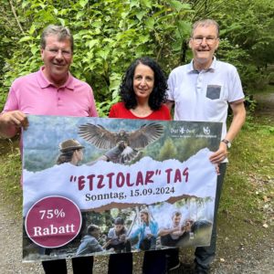 Etztolar Tag im Ötzi-Dorf und Greifvogelpark